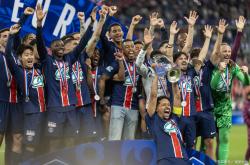 lol官网-包含巴黎圣日耳曼球员获得个人荣誉，球队士气高涨的词条