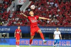 lol合区-关于传球技巧展示引发球迷欢呼迎杨的信息