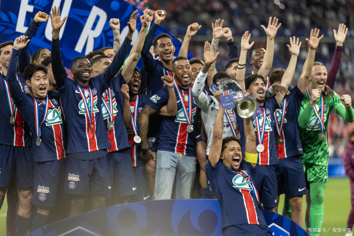 包含巴黎圣日耳曼球员获得个人荣誉，球队士气高涨的词条