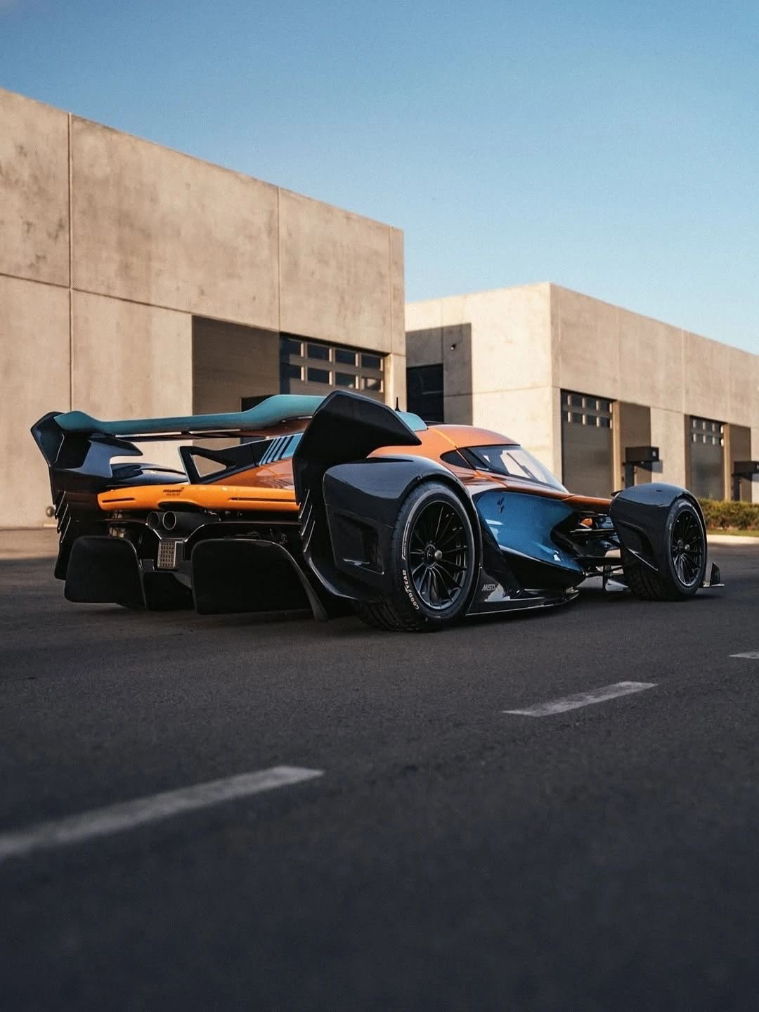 迈凯伦翻盘红牛车队,阿隆索高光表现 迈凯伦翻盘红牛车队,阿隆索高光表现